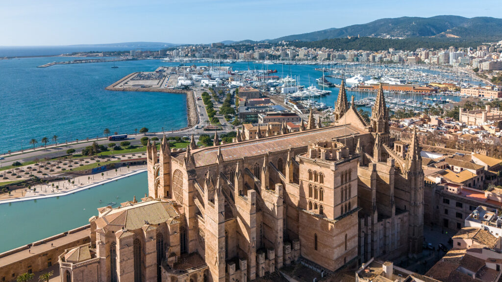 aerial-view-of-cathedral-de-mallorca-and-the-citys-2024-03-11-17-59-04-utc