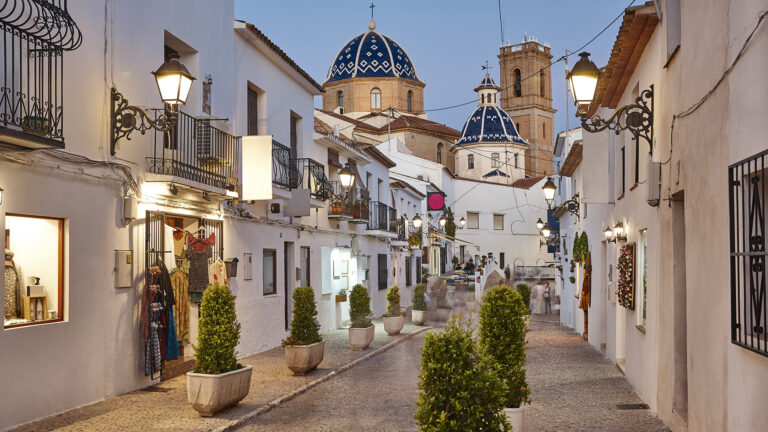 01-spanish-mediterranean-picturesque-village-of-altea-2023-11-27-05-28-25-utc