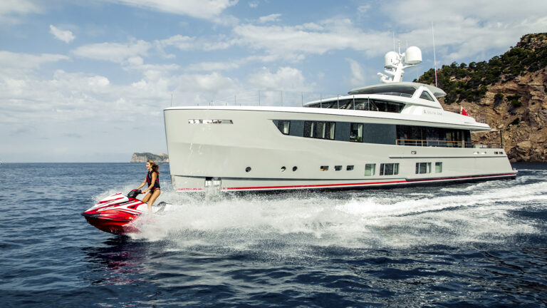 06-105-Mulder-ThirtySix-ext-exterior-16-model-jetski