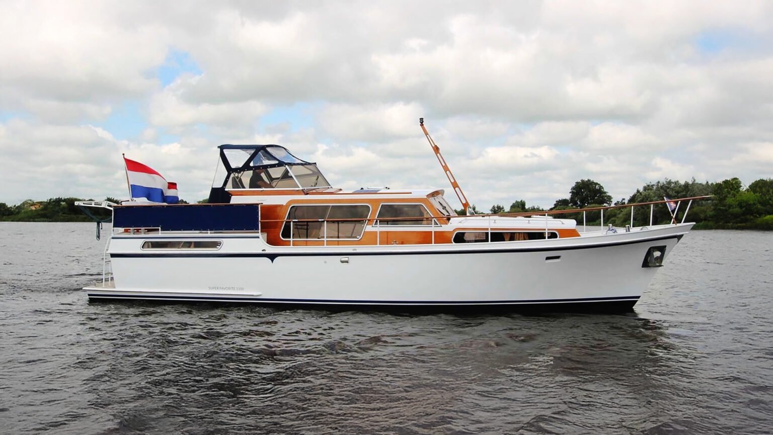 1989 - YN00015 - DREAMBOAT-02V2