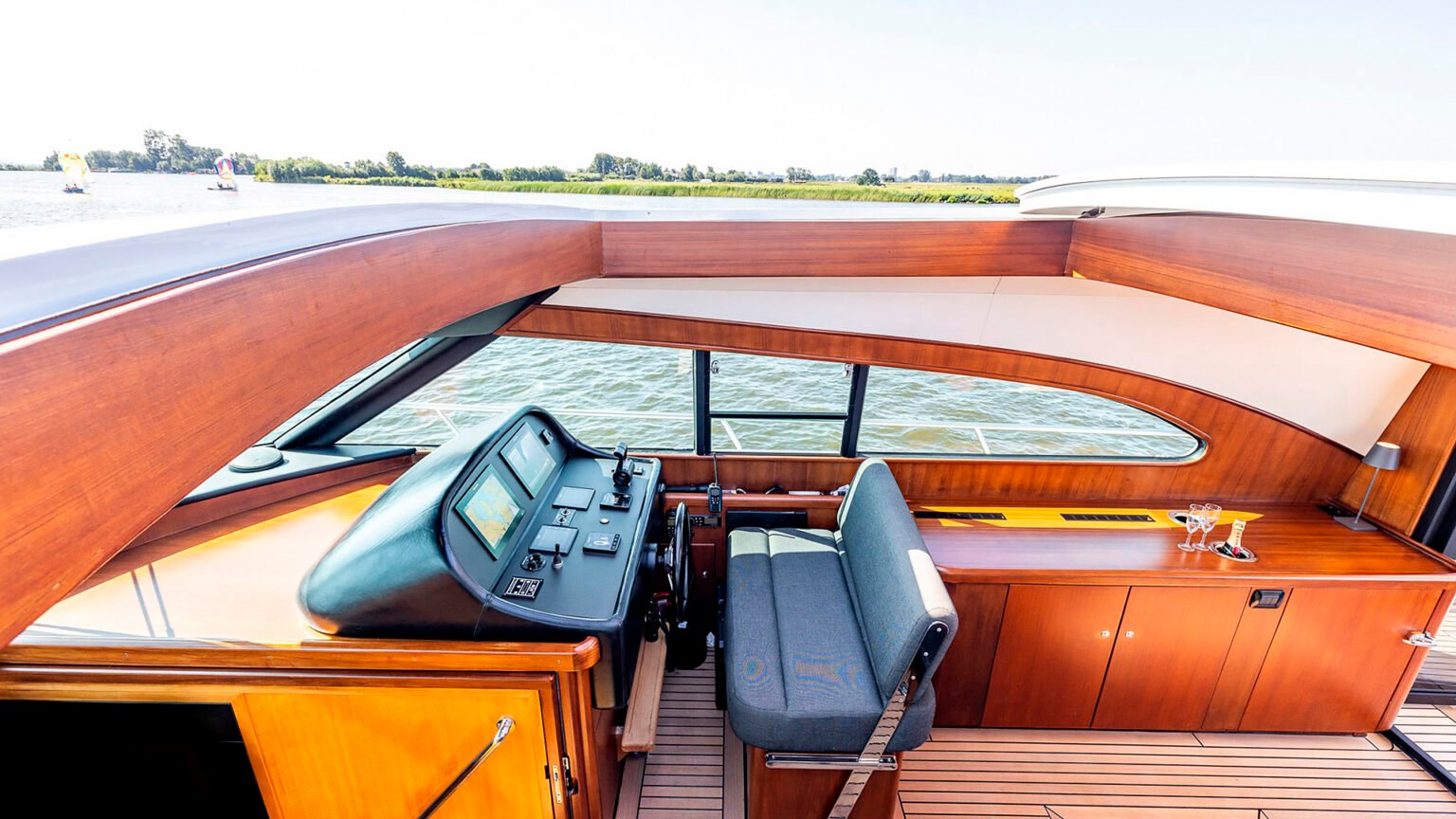 YN0565-Mulder-Oyster-Int-2