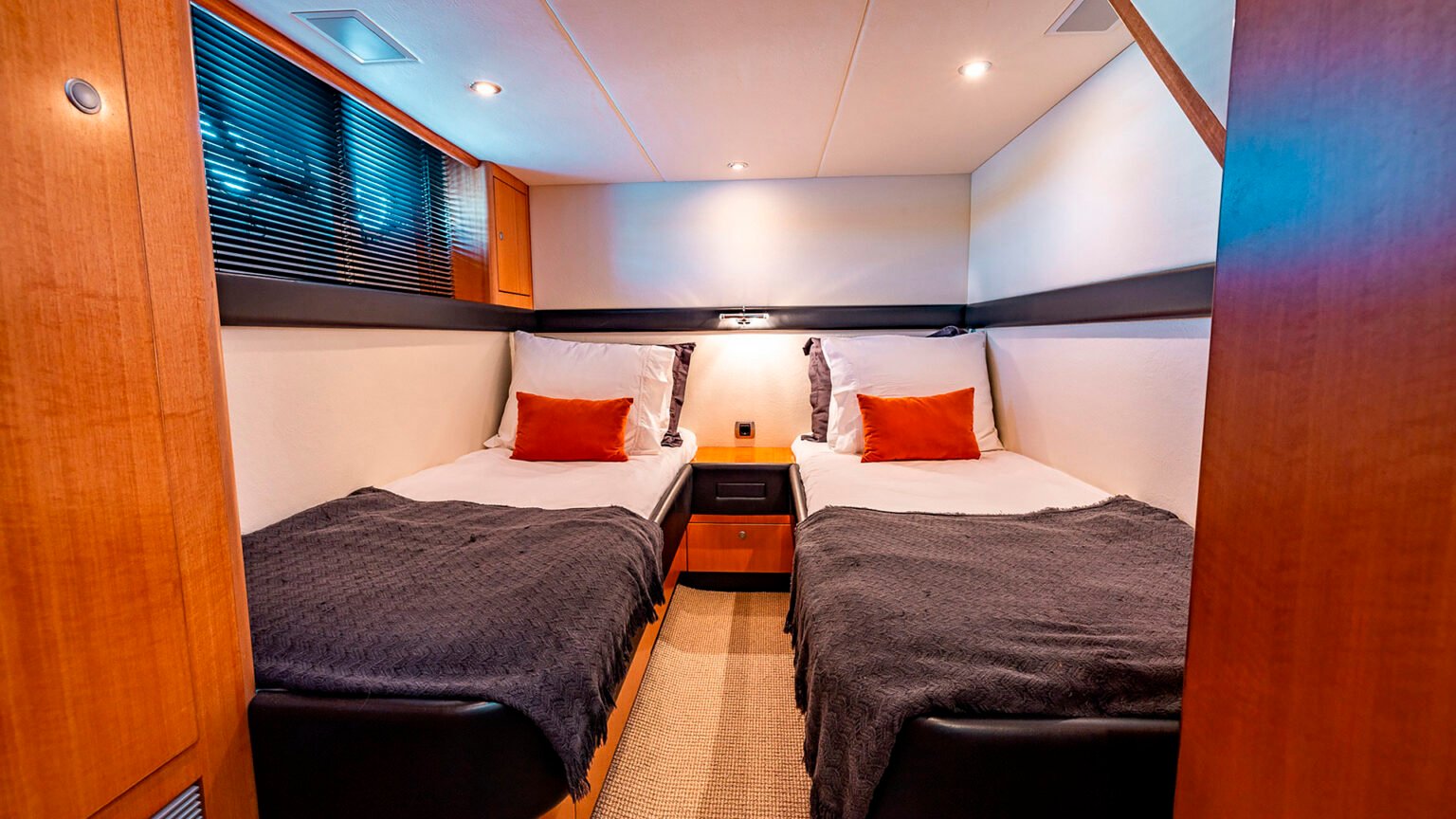 YN0565-Mulder-Oyster-Int-36