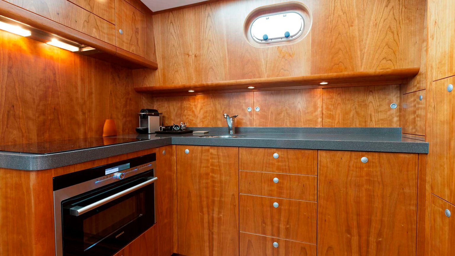 Mulder-55-Explorer-MOOIE-NEL-int-12