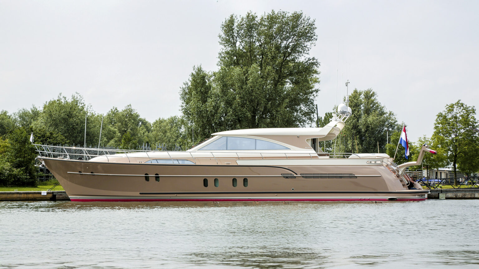 Mulder 72 Convertible-DOMINO-ext-01