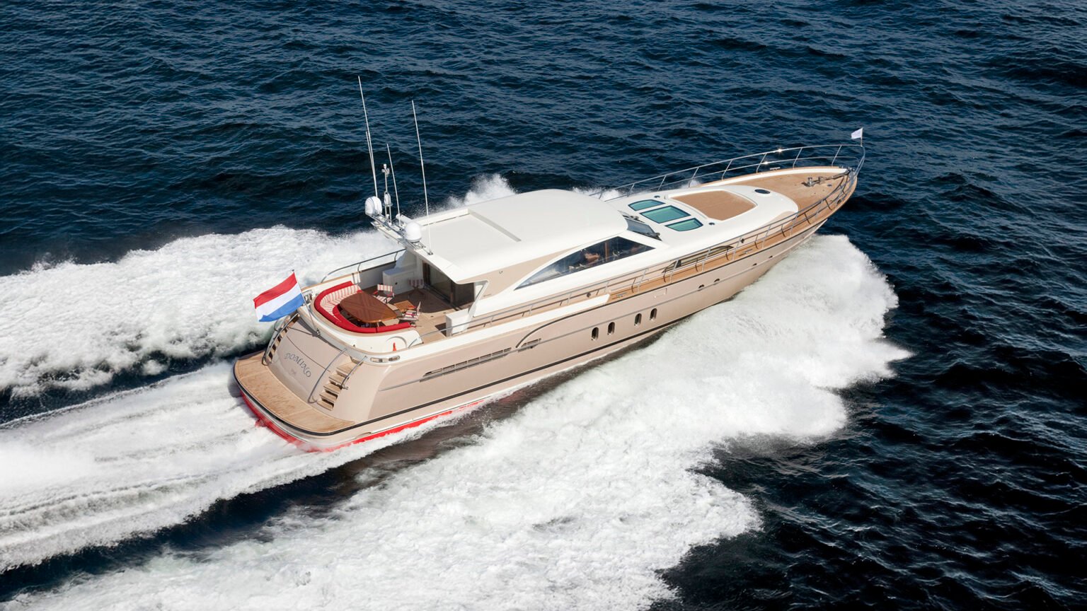 Mulder 72 Convertible-DOMINO-run-01