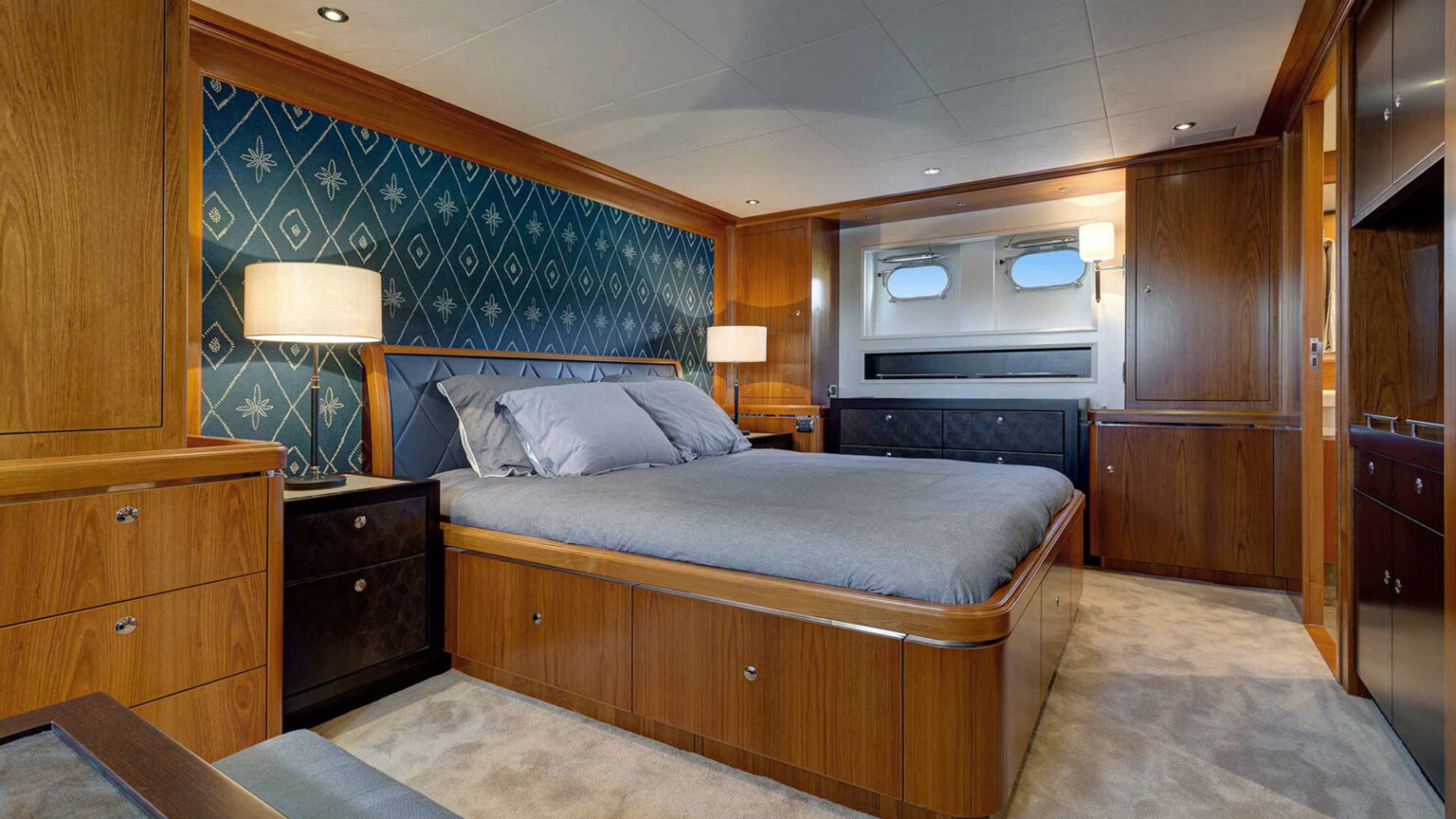 Mulder-73-Flybridge-BOONOOROO-II-int-08