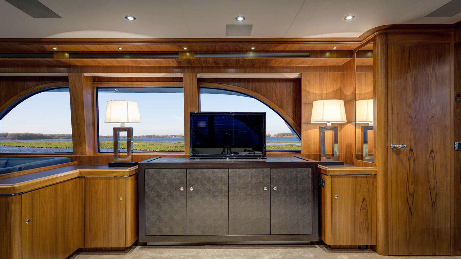 Mulder-73-Flybridge-BOONOOROO-II-int-15