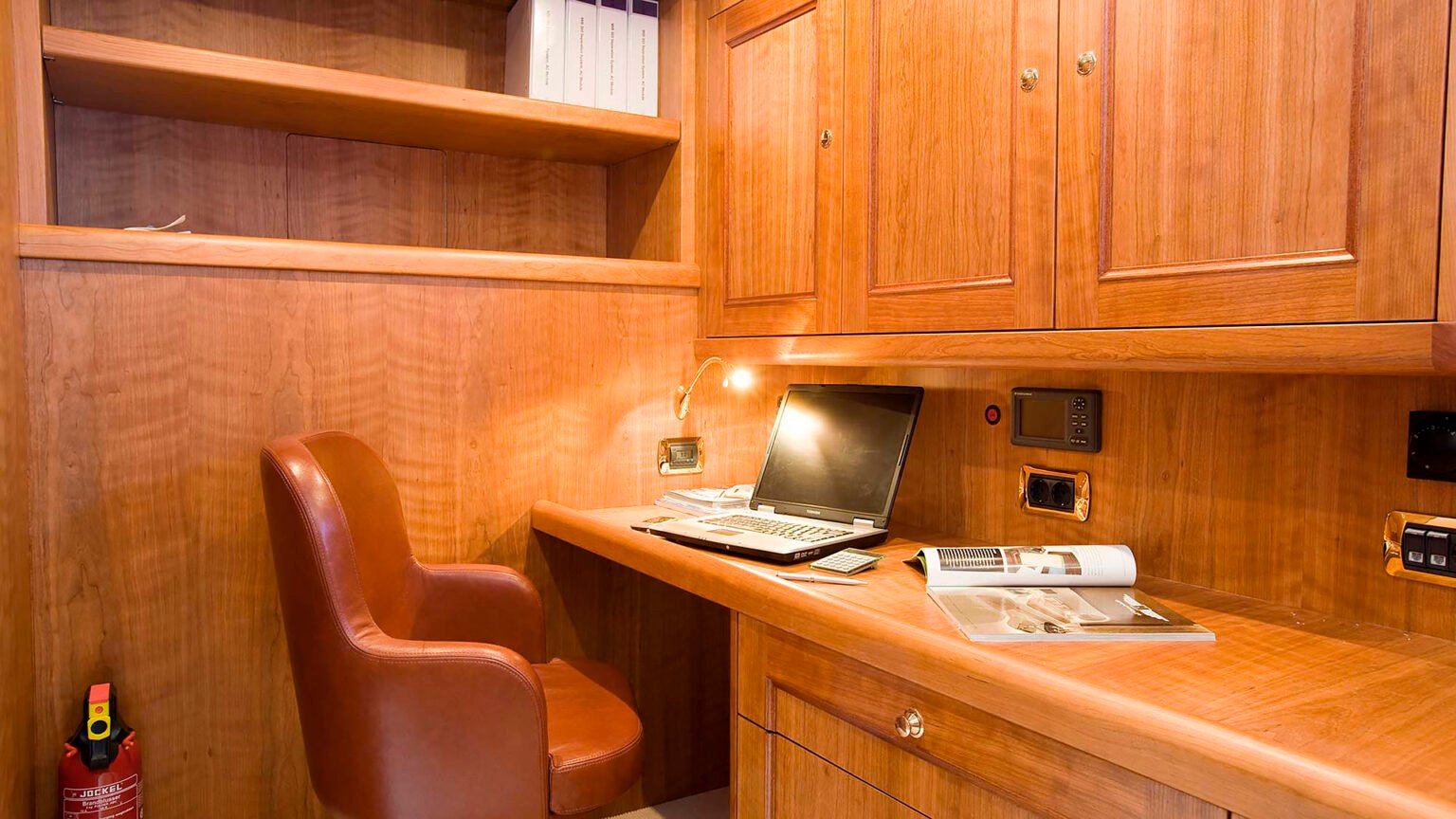 Mulder-73-Wheelhouse-FAIRWIND-int-07