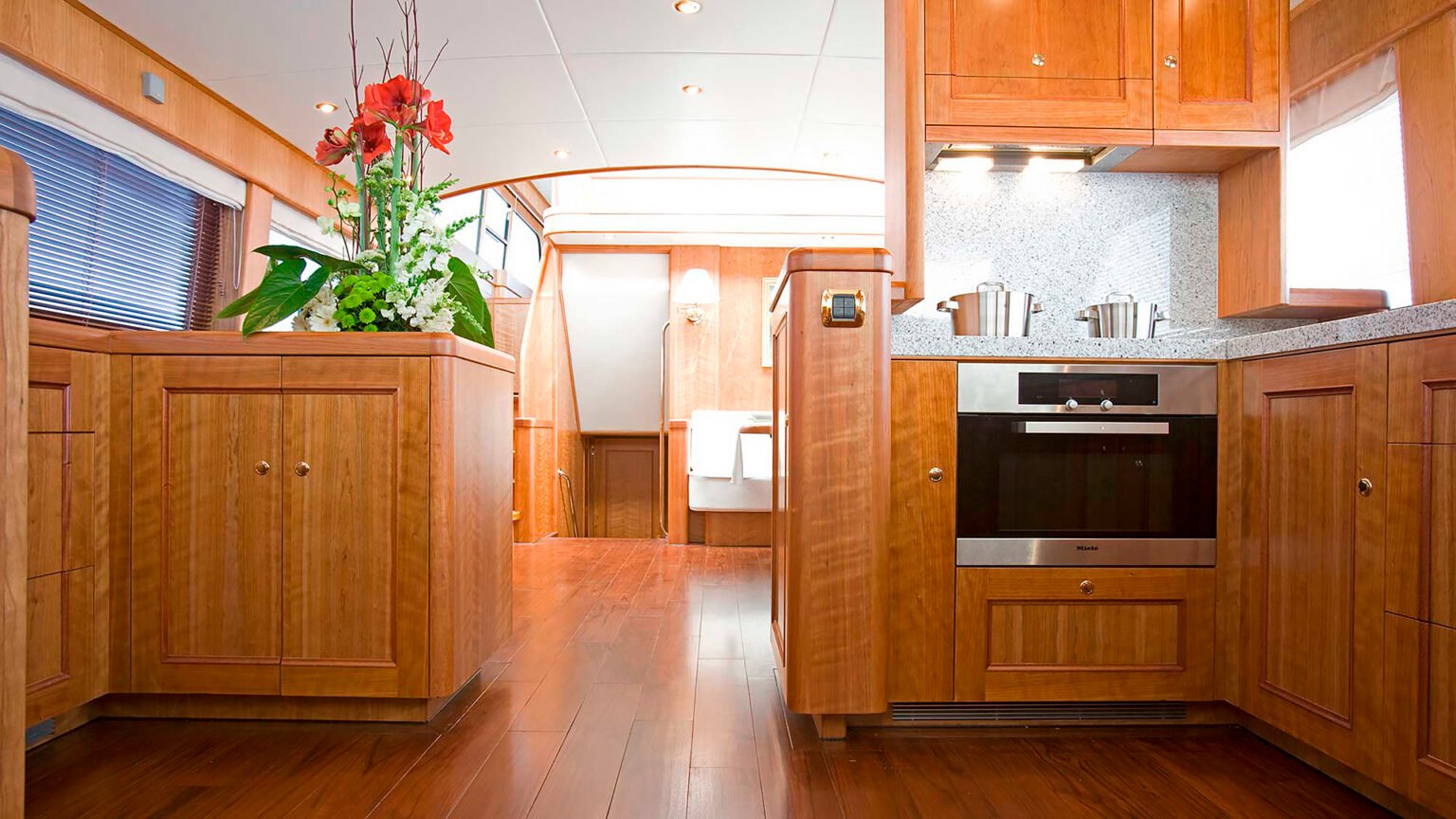 Mulder-73-Wheelhouse-FAIRWIND-int-09