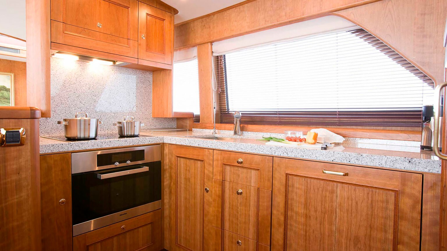 Mulder-73-Wheelhouse-FAIRWIND-int-10