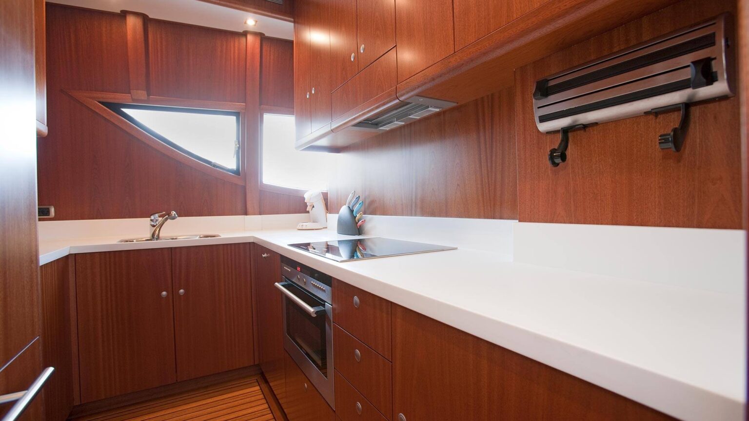 Mulder-92-Flybridge-MIMI-int-16