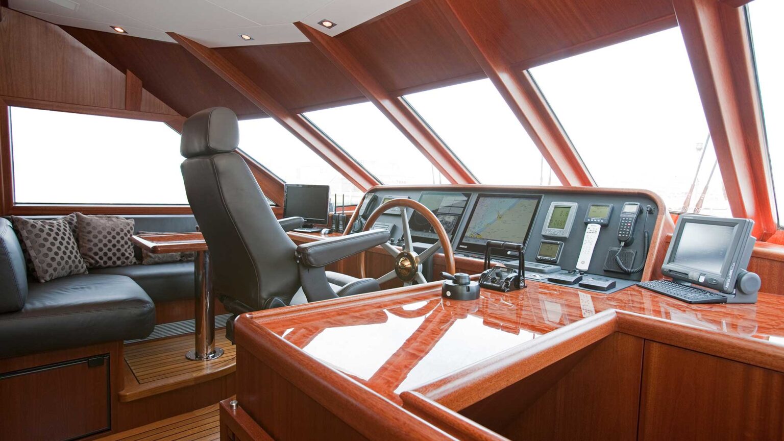 Mulder-92-Flybridge-MIMI-int-17
