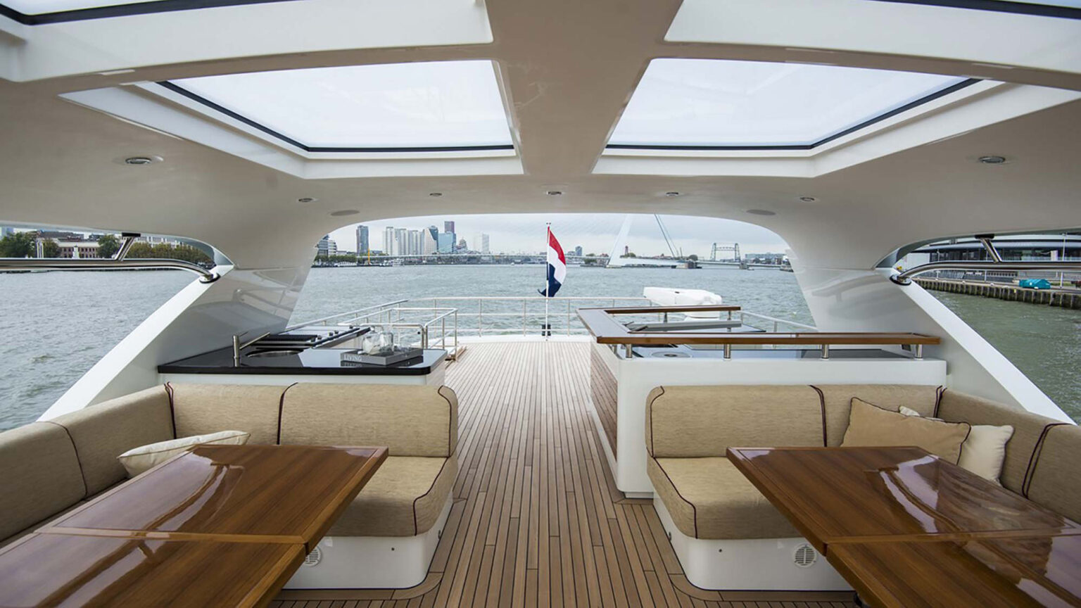 Mulder_98_Flybridge_12