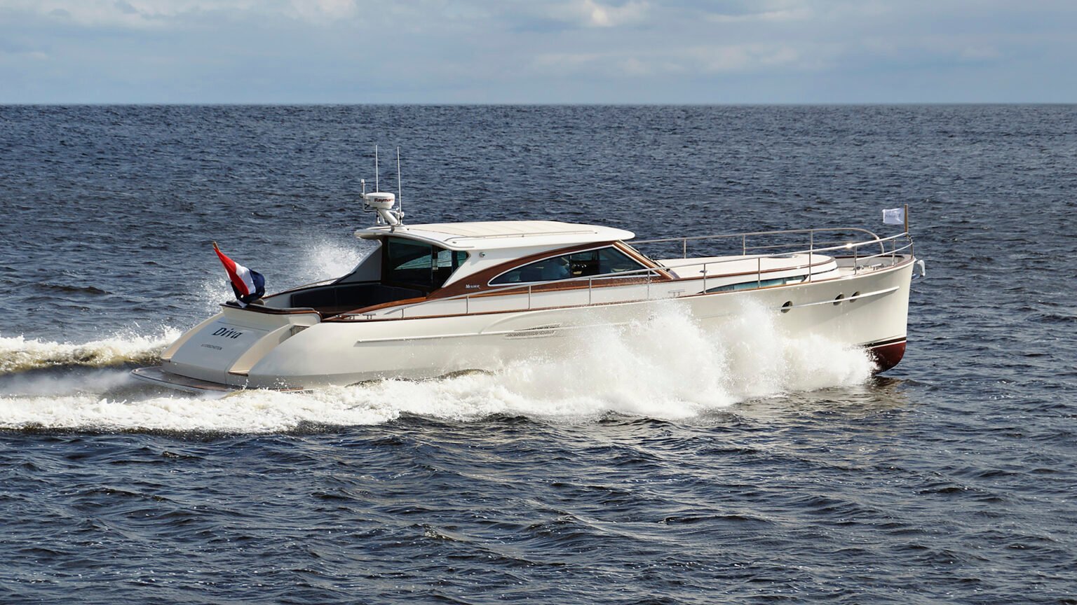 YN00079-DIVA-06333_2