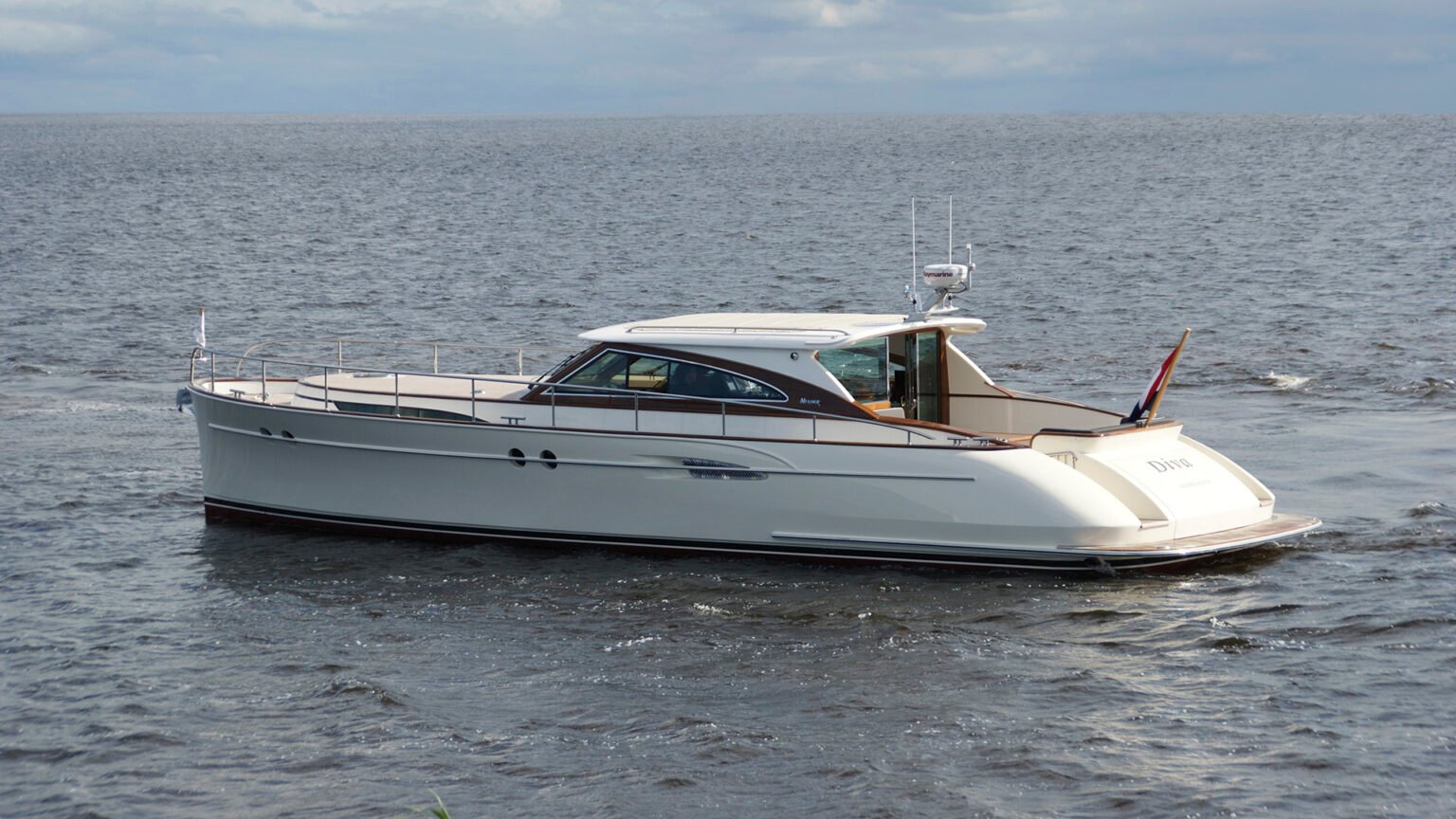 YN00079-DIVA-06384_2