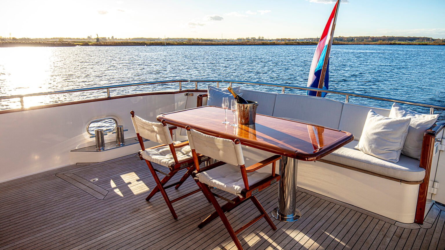 YN09073-Mulder-Wheelhouse-70-Ext-27