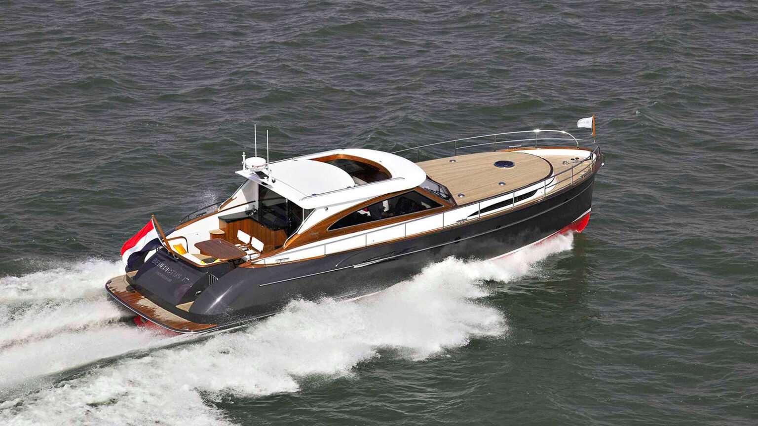 YN11086-Mulder-Favorite-1400IPS-Ext-02