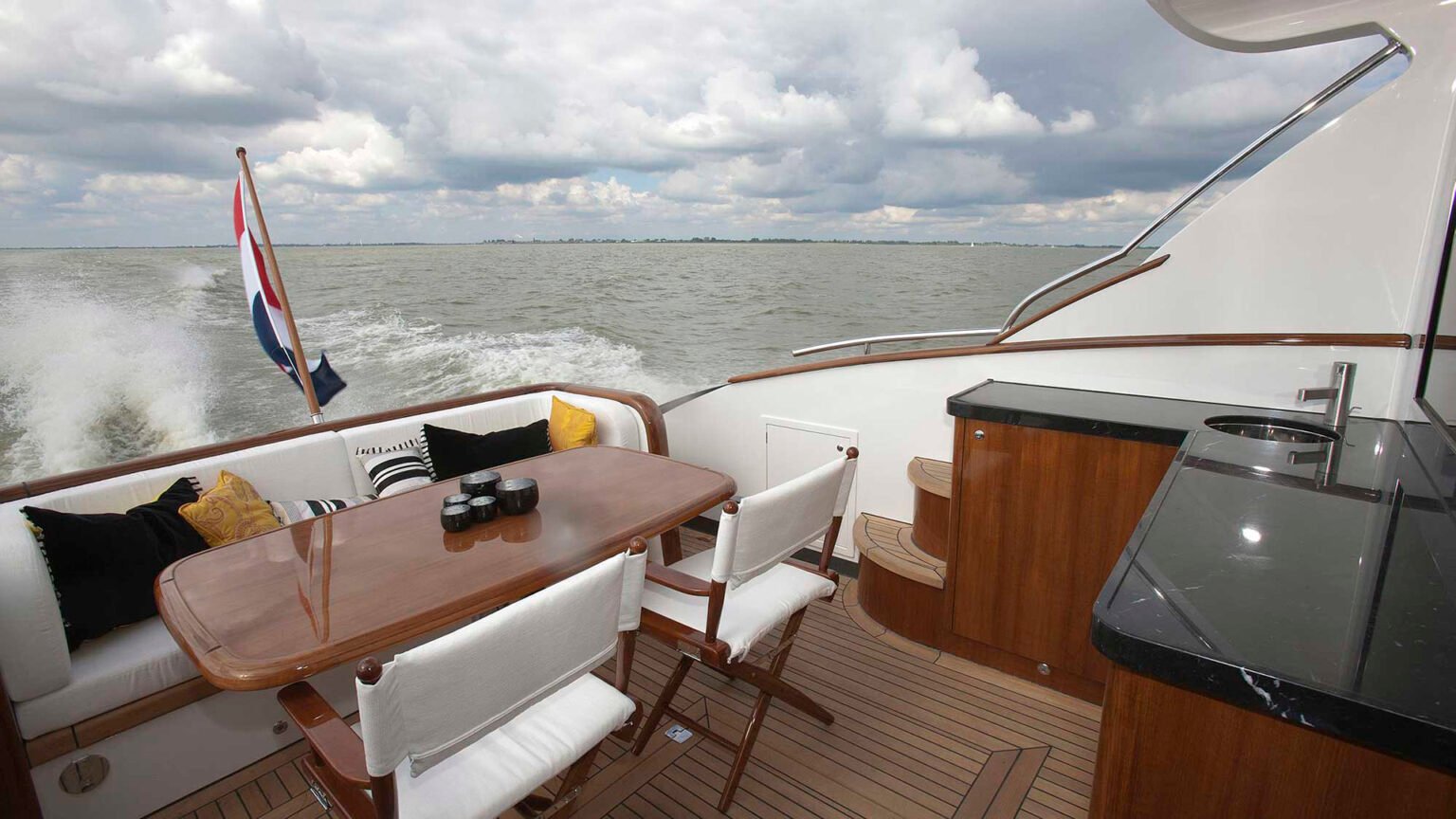 YN11086-Mulder-Favorite-1400IPS-Ext-13