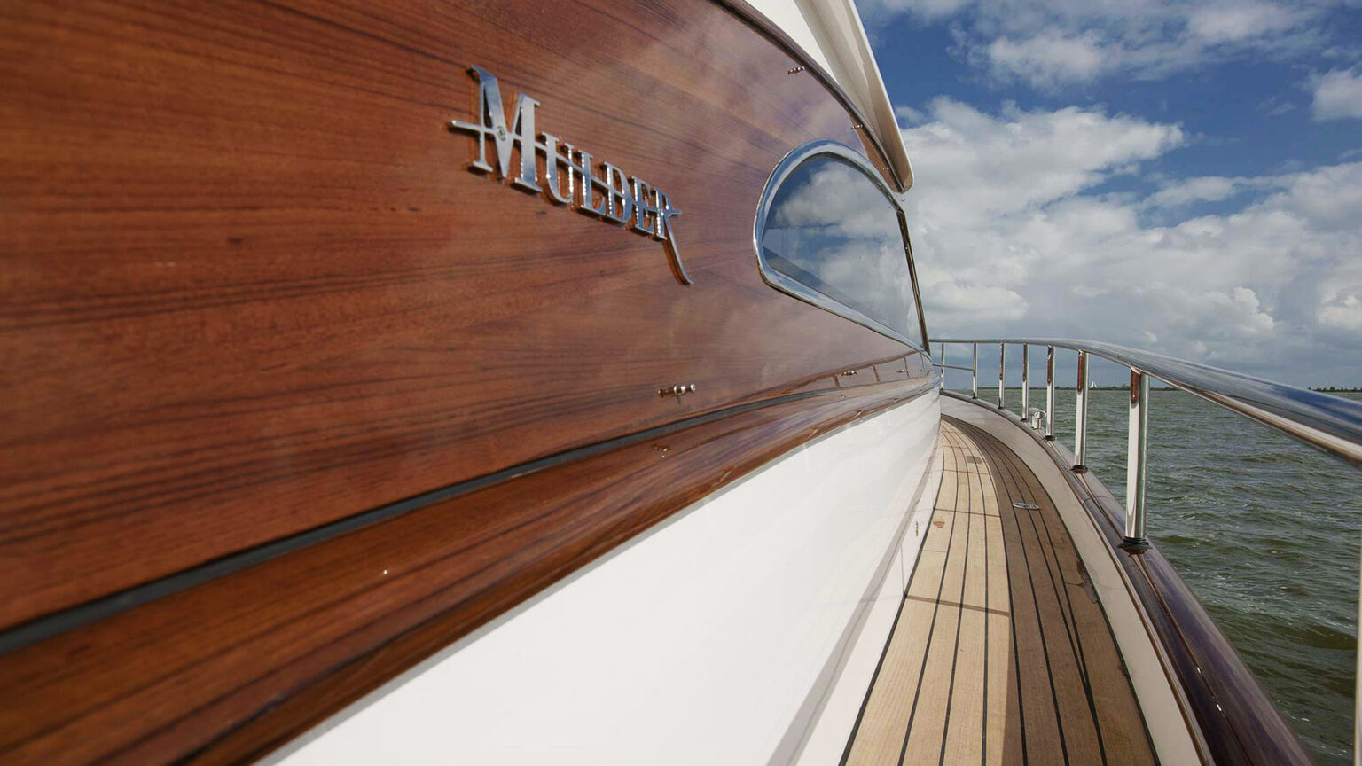 YN11086-Mulder-Favorite-1400IPS-Ext-14