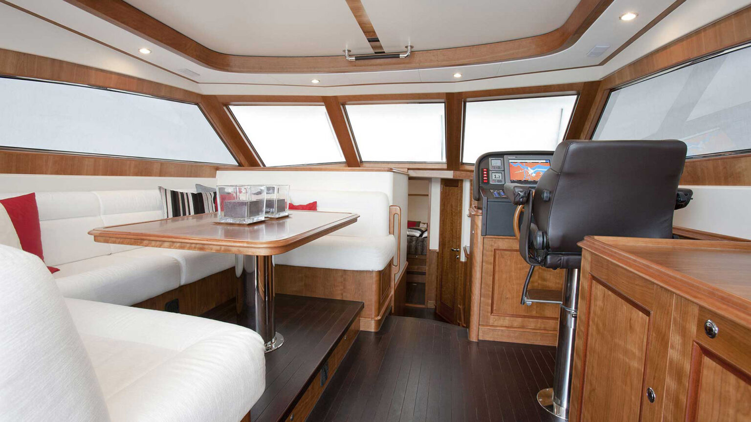 YN11086-Mulder-Favorite-1400IPS-Int-02