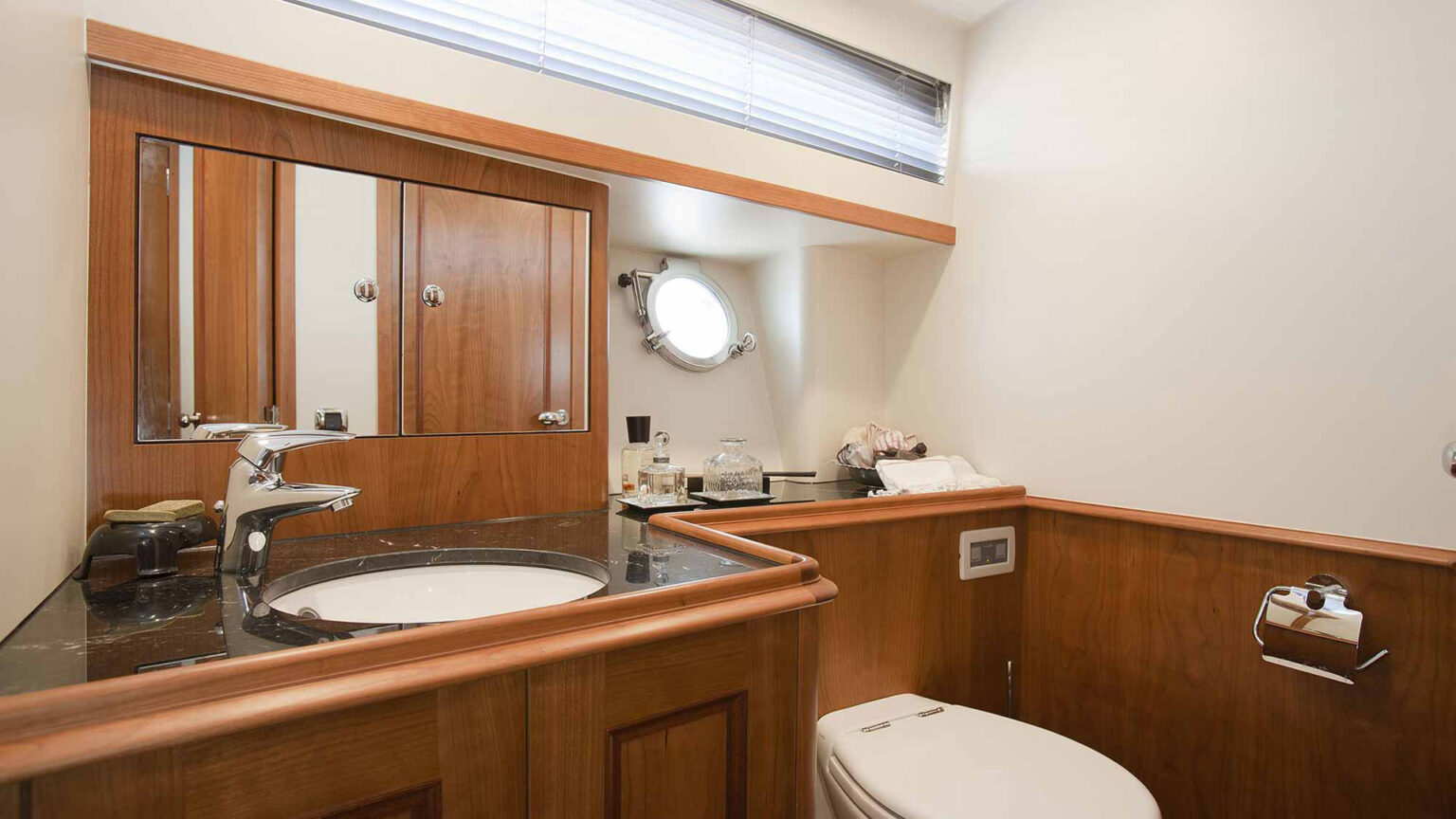 YN11086-Mulder-Favorite-1400IPS-Int-08