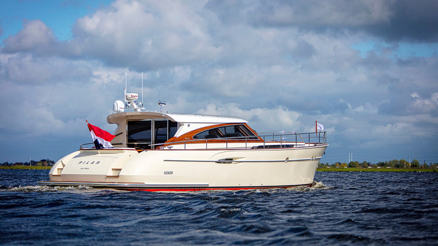 YN1293-Mulder-Favorite-1500-Ext-05