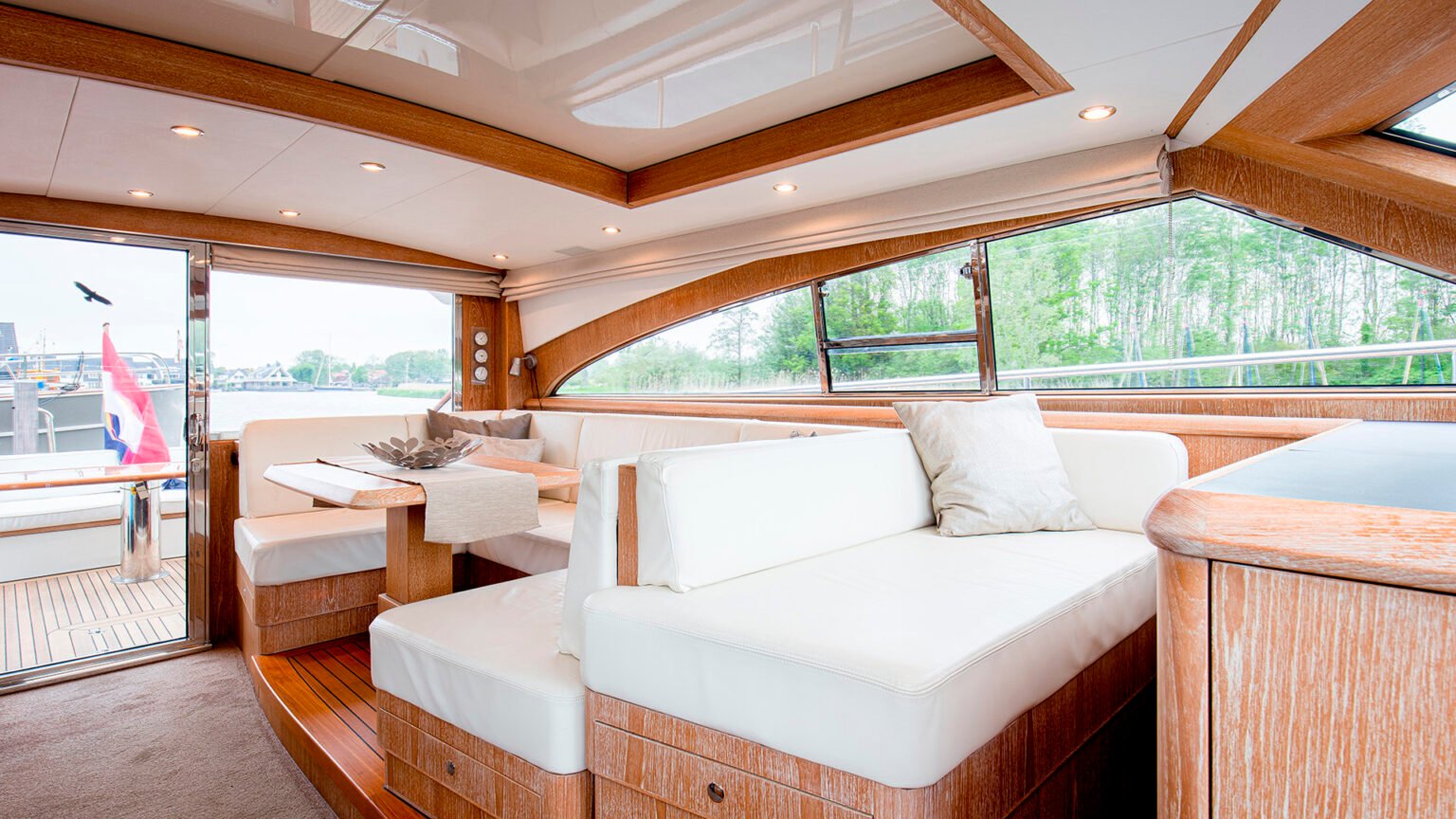 YN1293-Mulder-Favorite-1500-Int-03