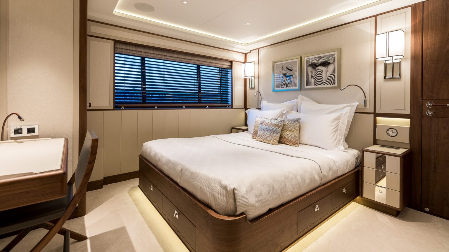 105-Mulder-ThirtySix-interior-stateroom-04-2