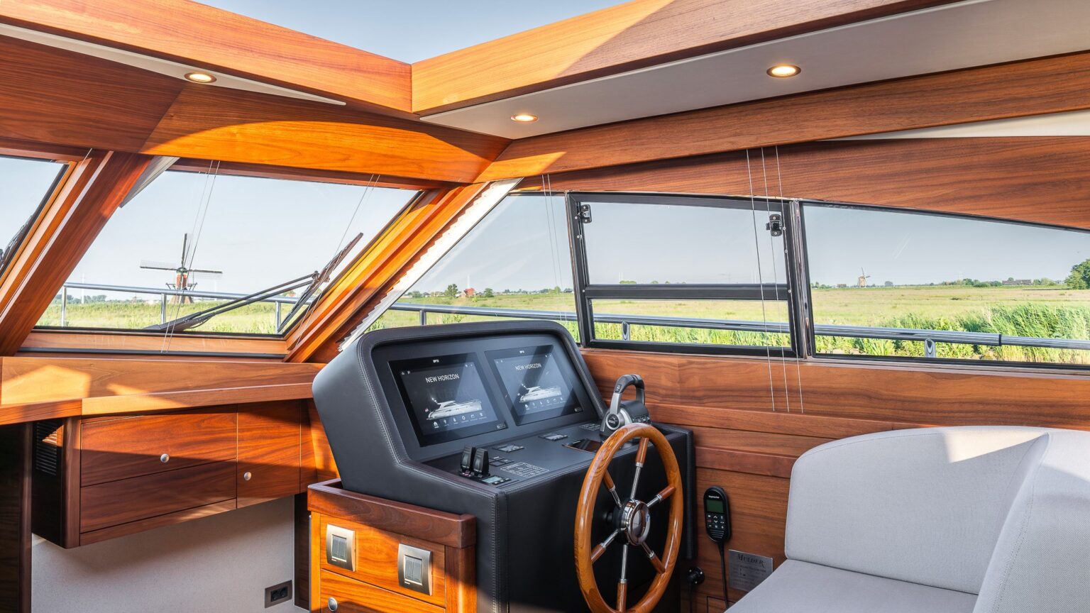 BN00132-Mulder-Favorite-1500-New-Horizon-Ext-01-20