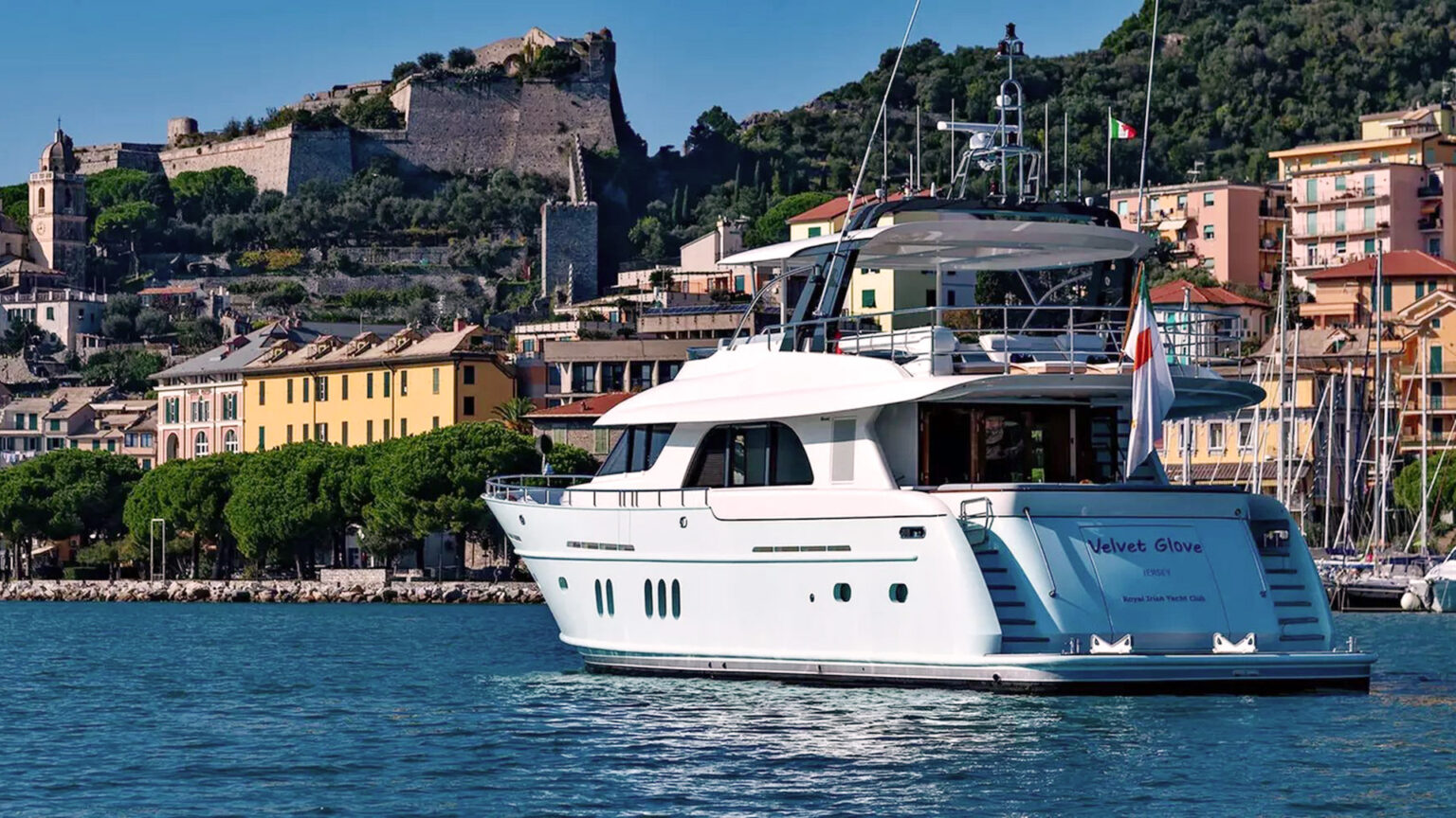 Mulder-75-Flybridge-Velvet-Glove-III-03