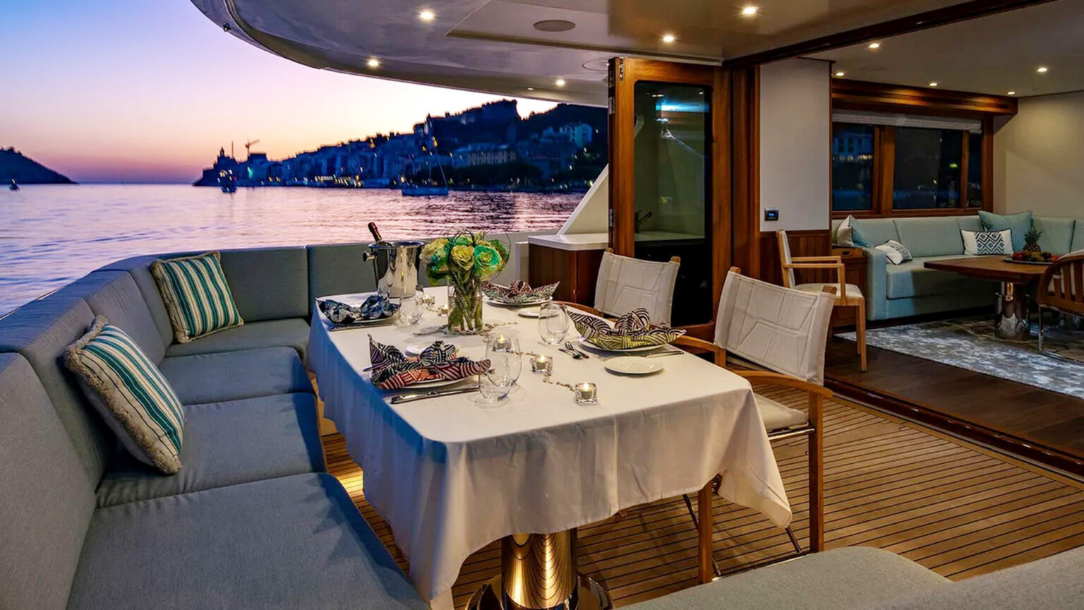 Mulder-75-Flybridge-Velvet-Glove-III-09