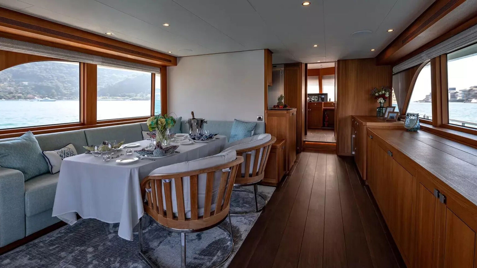 Mulder-75-Flybridge-Velvet-Glove-III-11