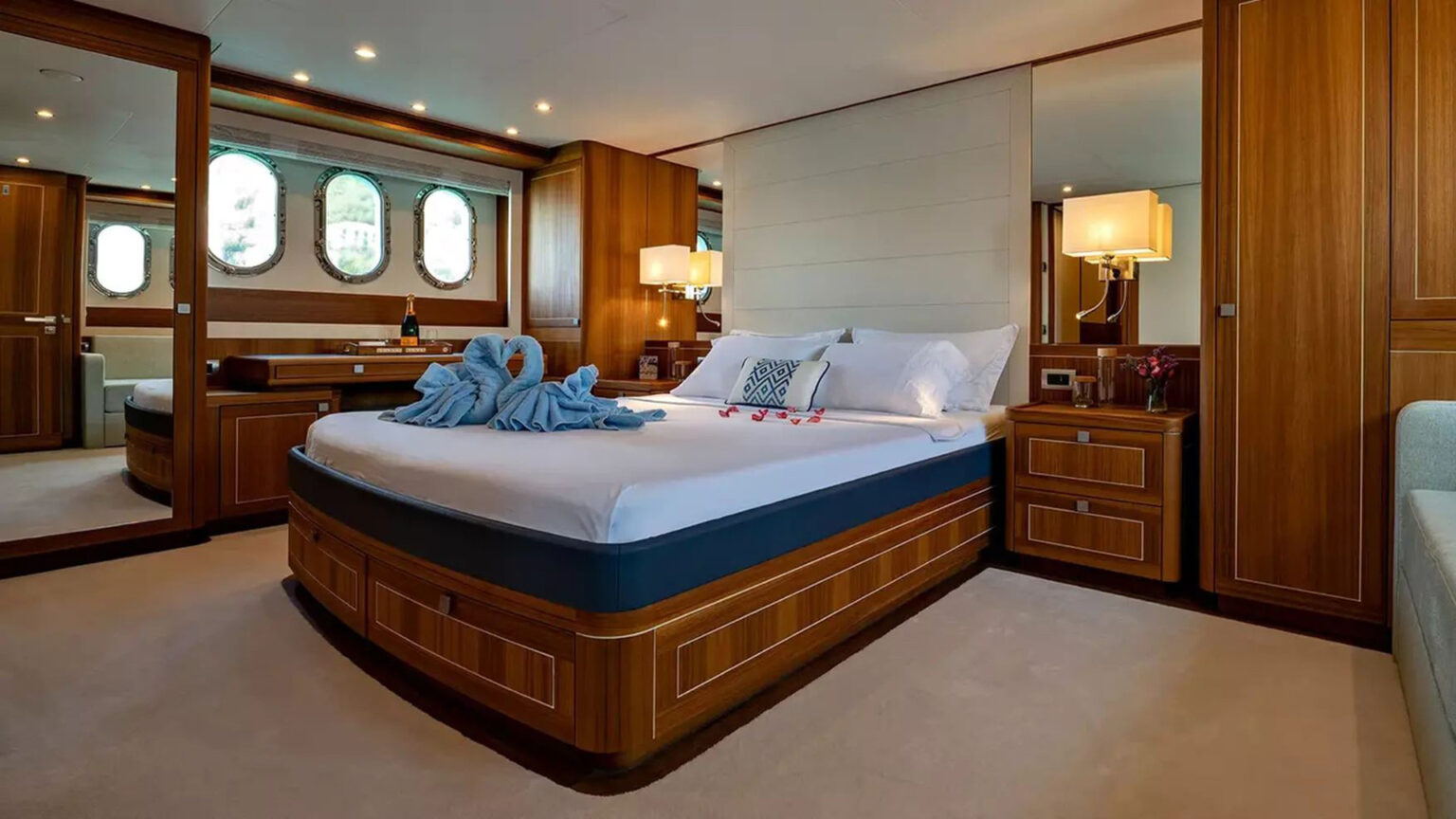 Mulder-75-Flybridge-Velvet-Glove-III-14