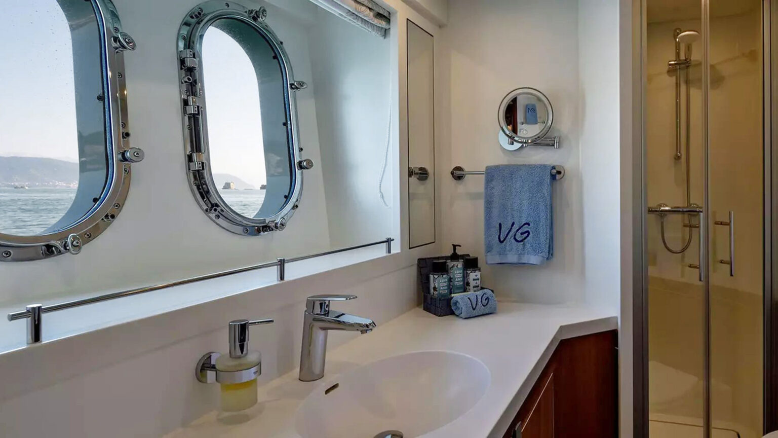 Mulder-75-Flybridge-Velvet-Glove-III-15