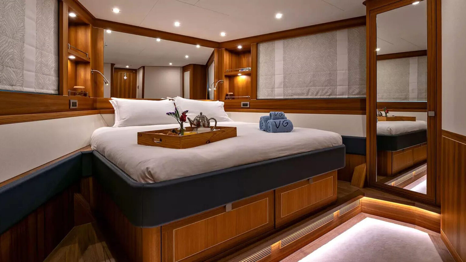 Mulder-75-Flybridge-Velvet-Glove-III-16