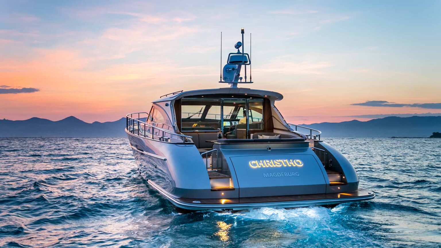 Mulder-Favorite-1500-CHRISTO-02