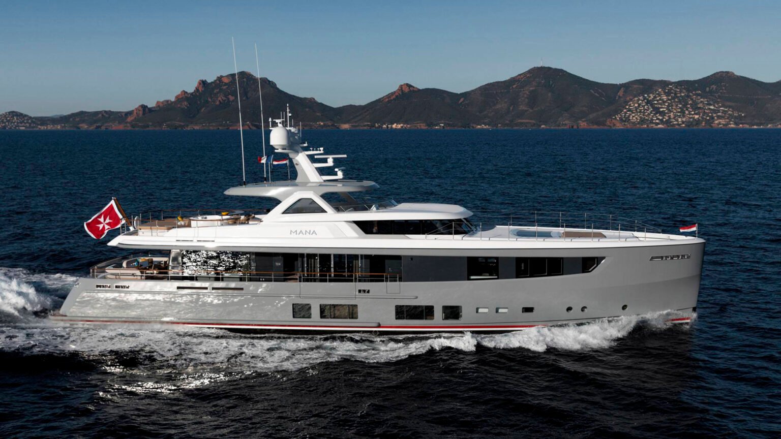 Mulder-ThirtySix-BN118-MANA1-06