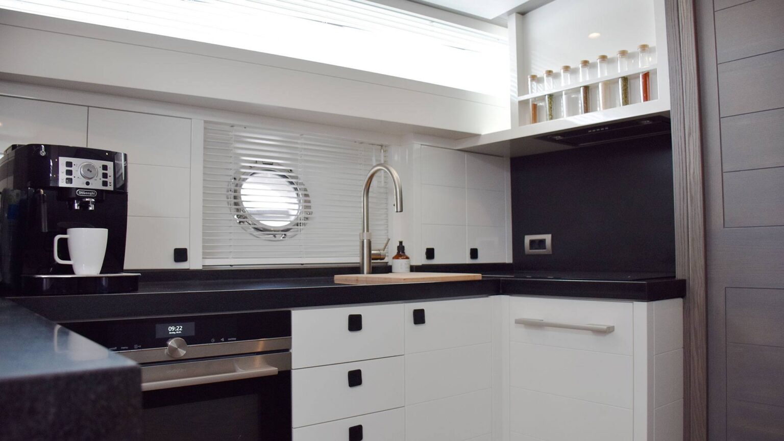 MulderShipyard_BN108_Grey_Pearl-24