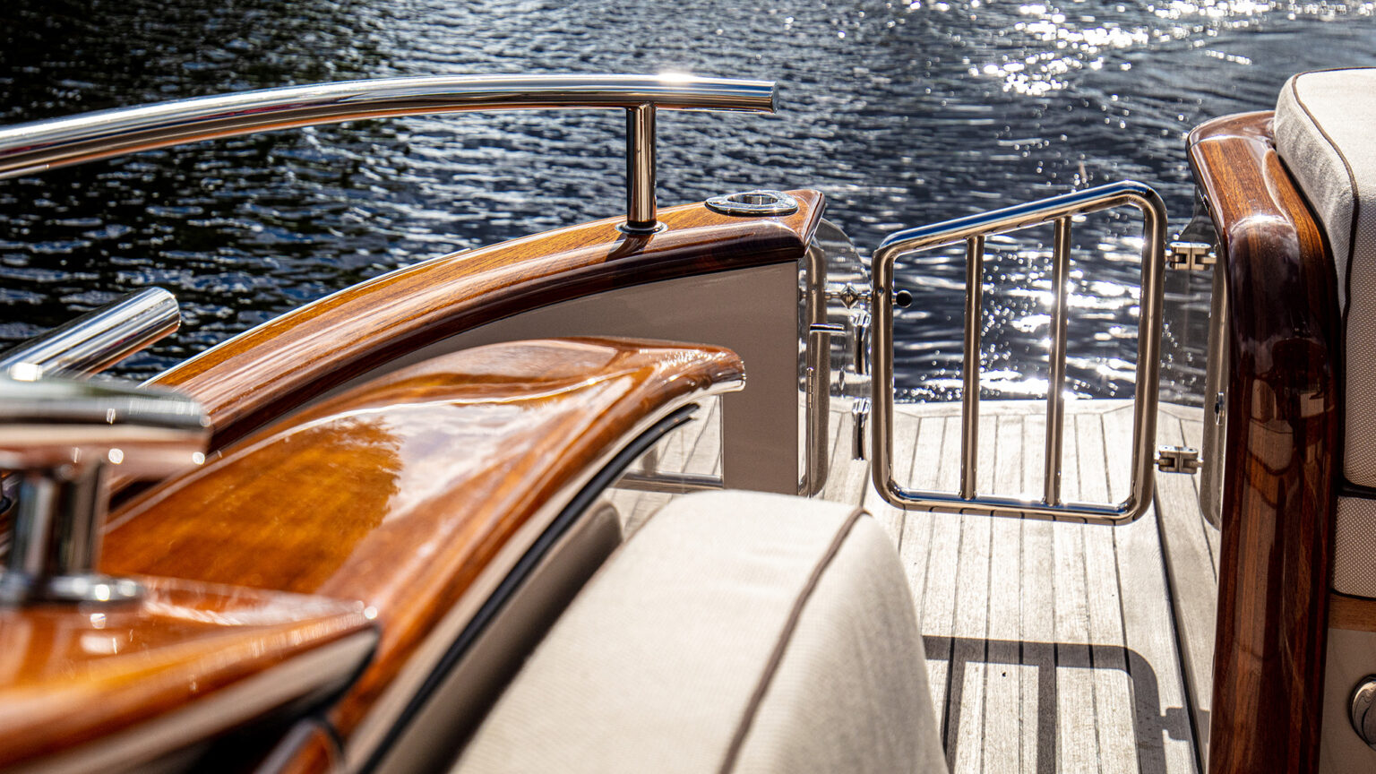 YN18114-Mulder-Favorite-1500-Ext-07