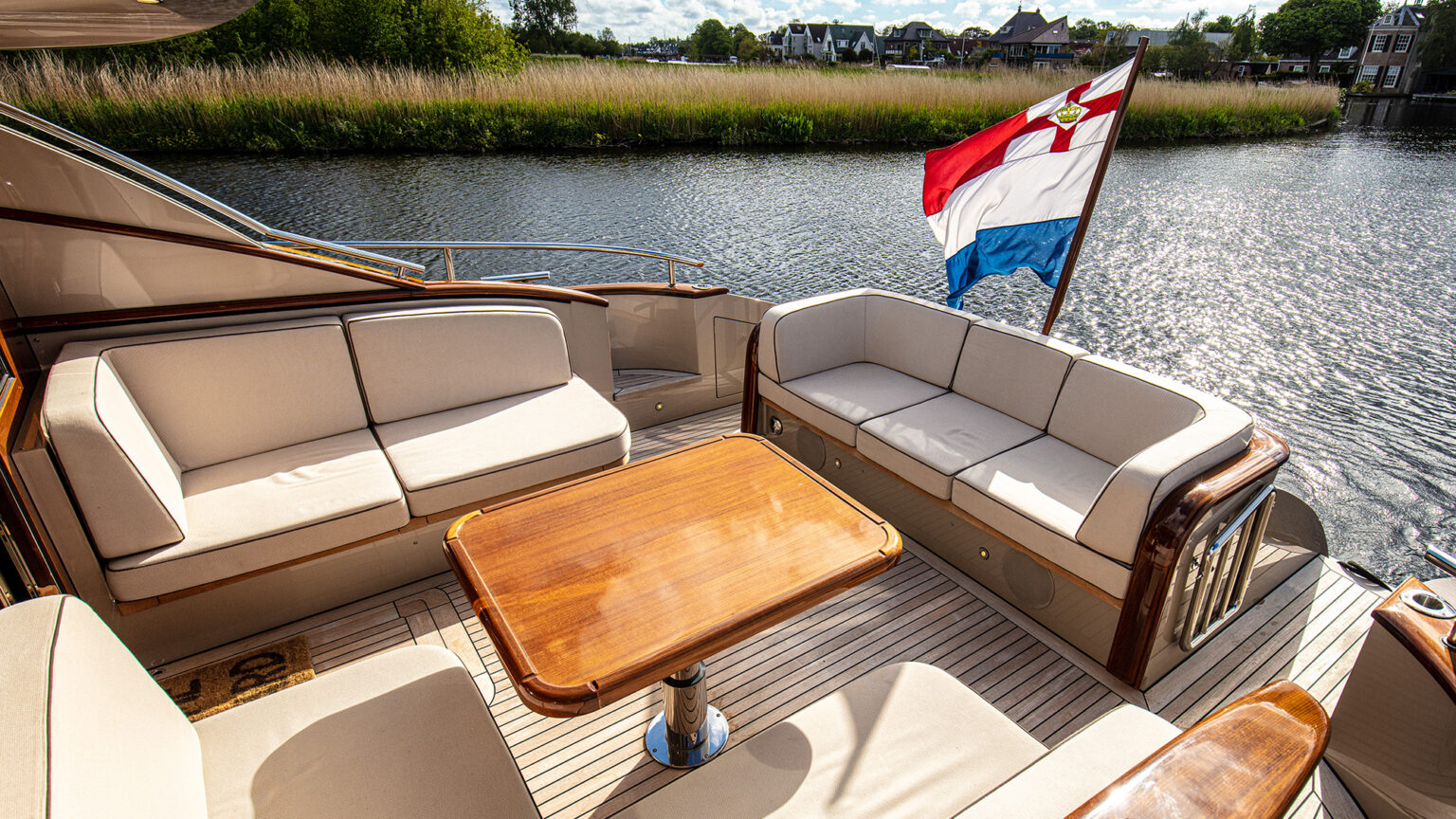 YN18114-Mulder-Favorite-1500-Ext-08