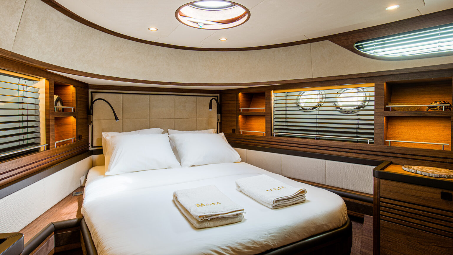 YN18114-Mulder-Favorite-1500-Int-04