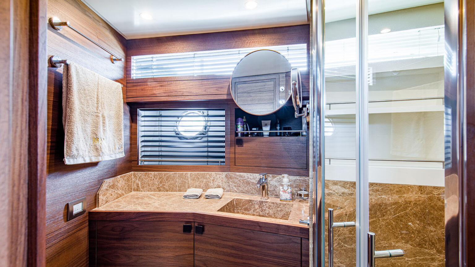 YN18114-Mulder-Favorite-1500-Int-05