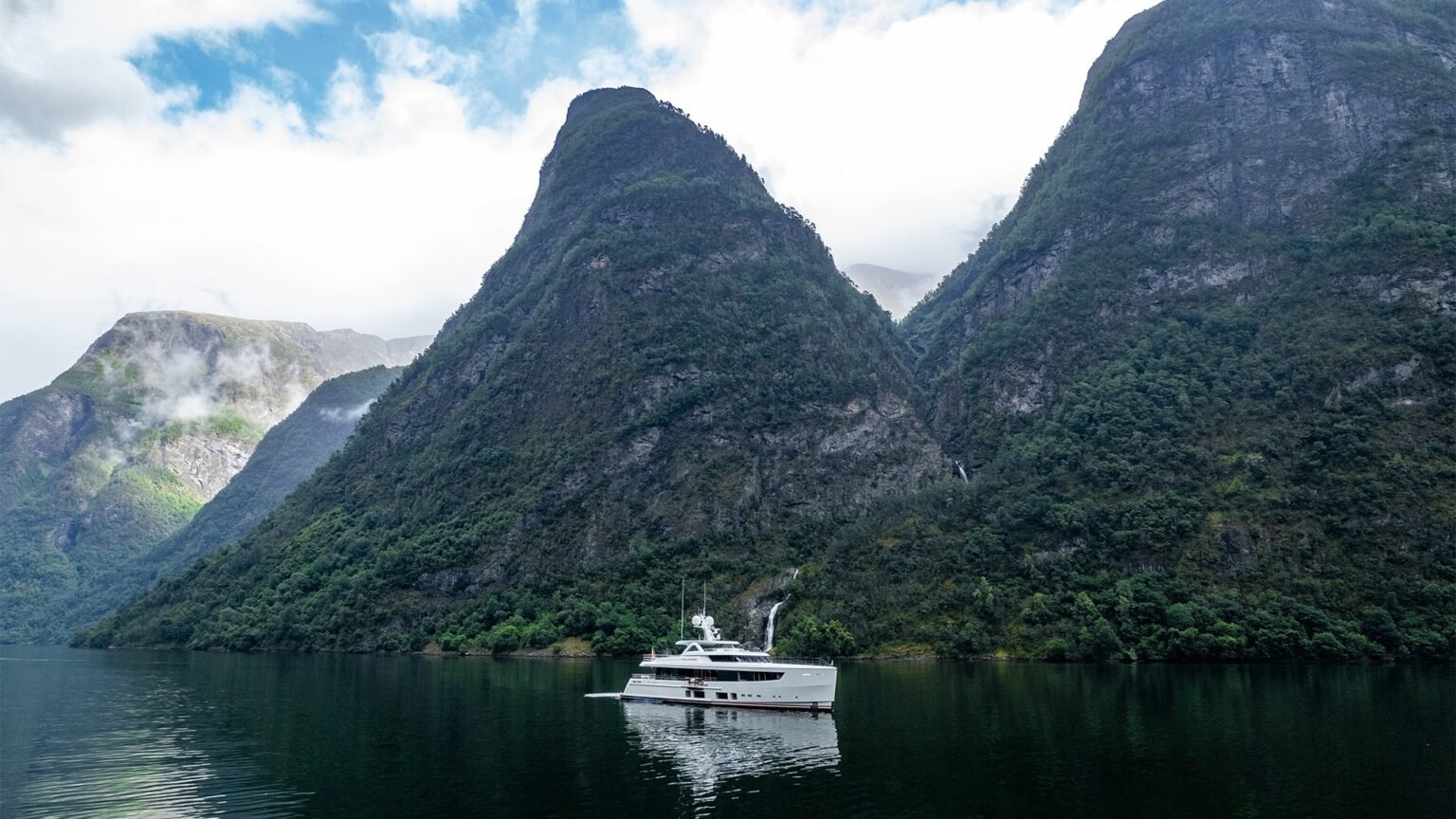 YN19110-Mulder-ThirtySix-CALYPSO-Drone-15-1920x1080-1