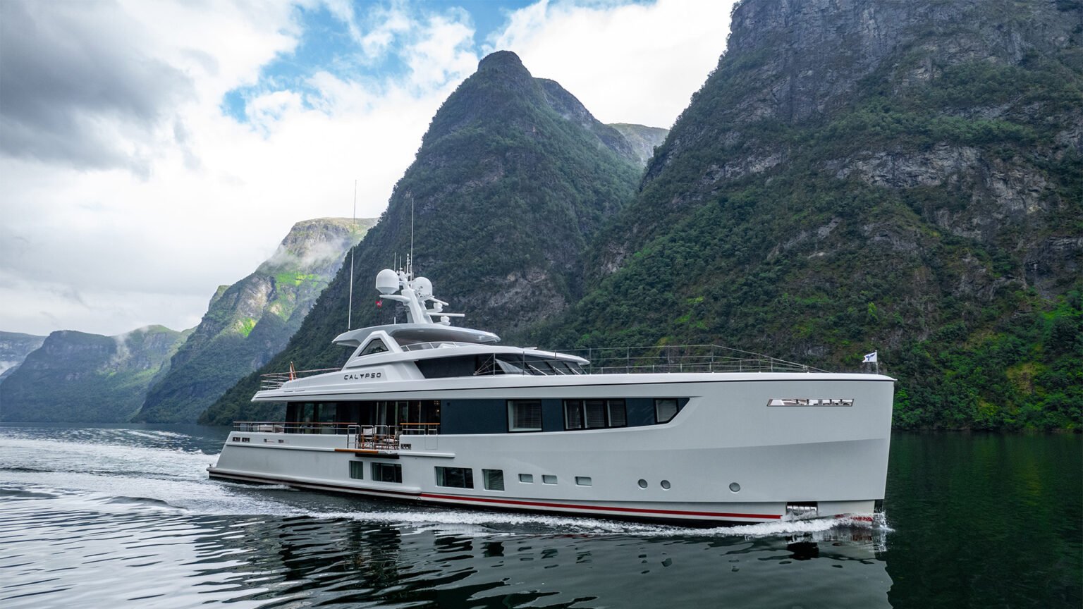 YN19110-Mulder-ThirtySix-CALYPSO-Drone-21-1920x1080-1