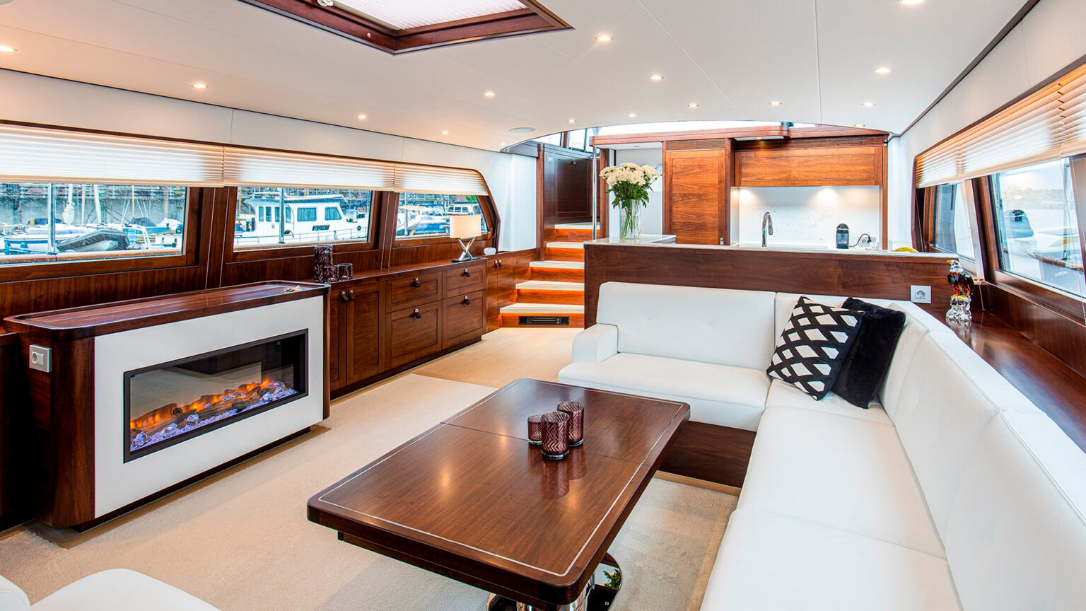 YN21120-Mulder-Wheelhouse-73-Int-04