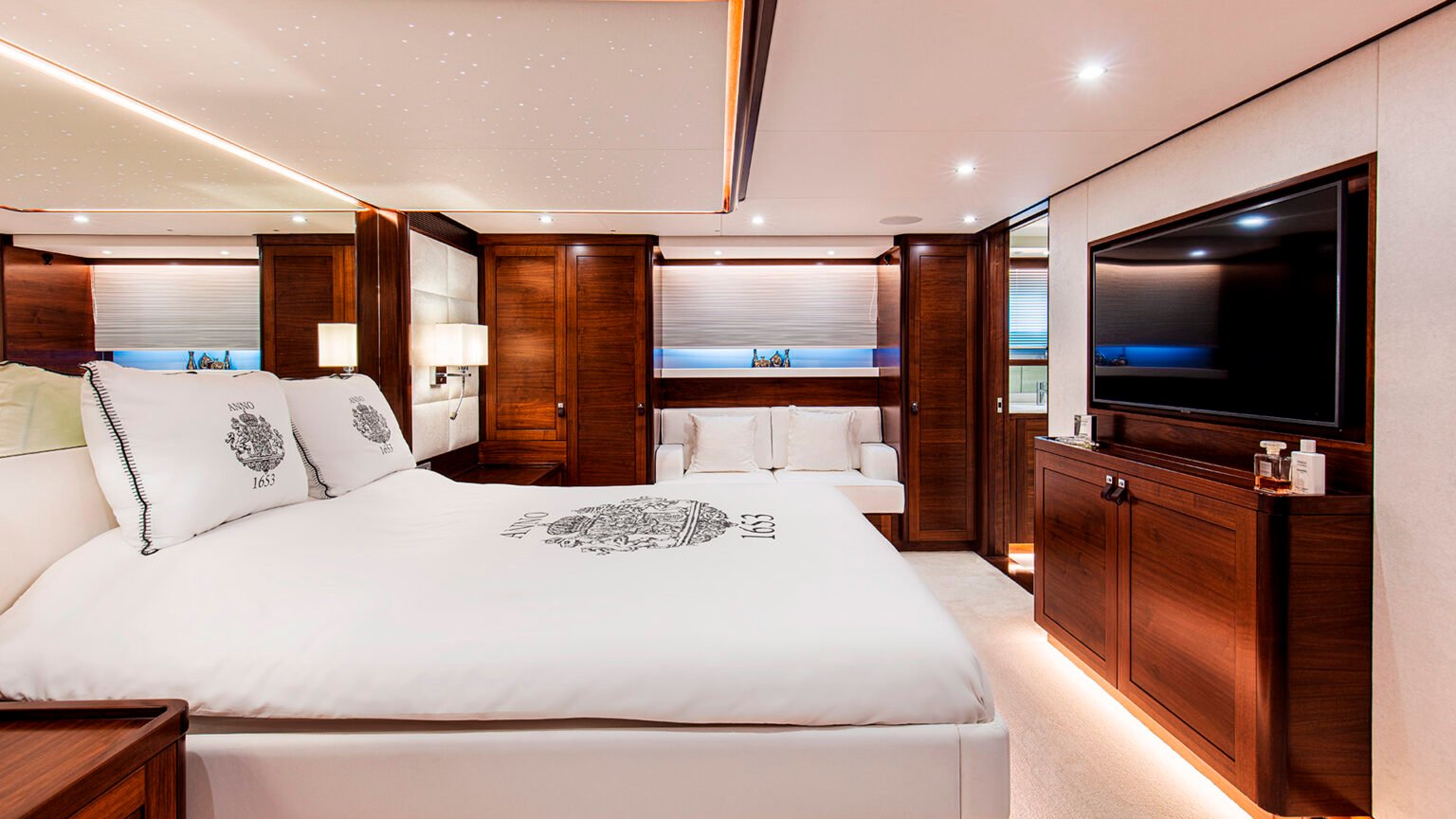 YN21120-Mulder-Wheelhouse-73-Int-09