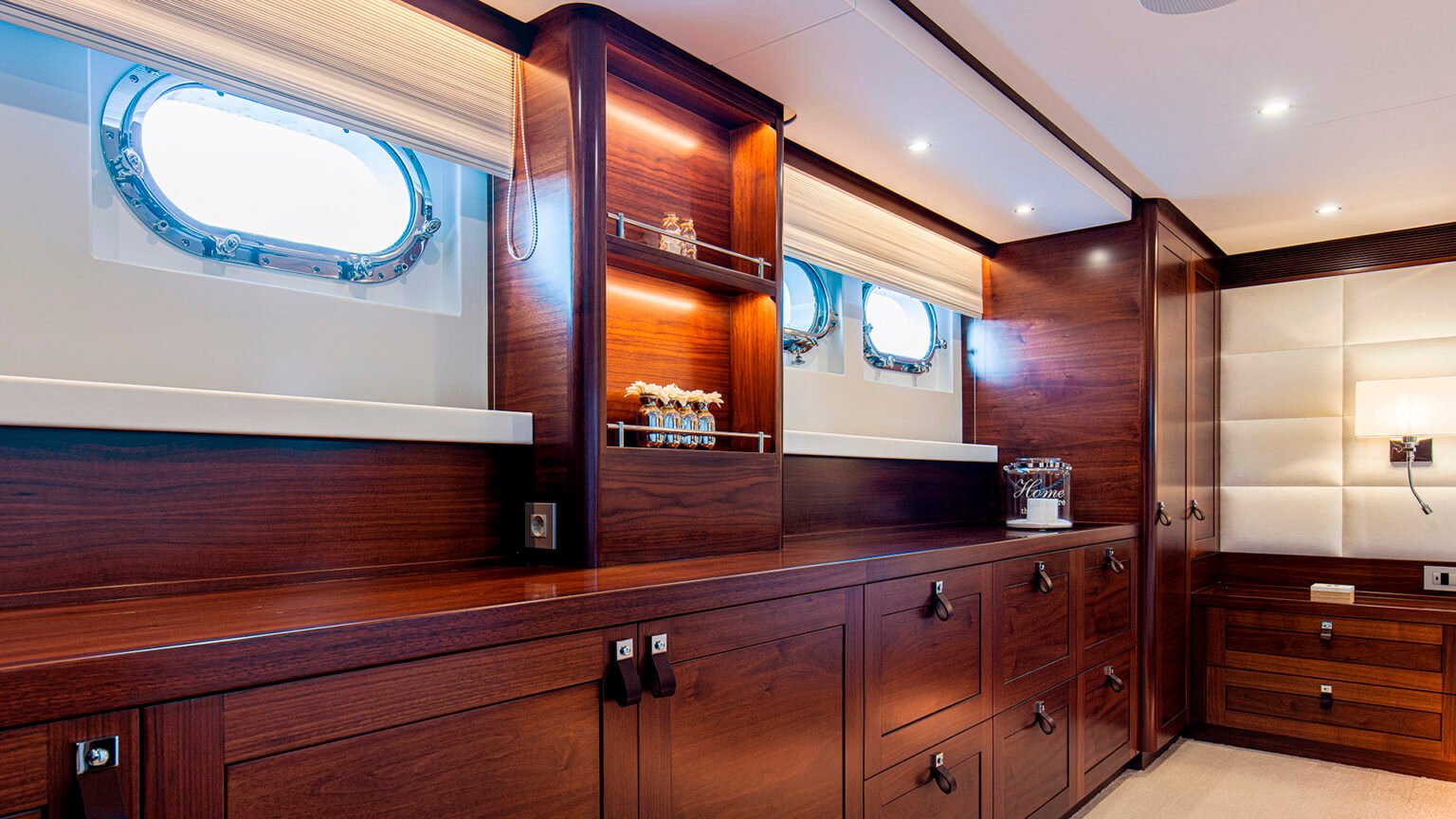 YN21120-Mulder-Wheelhouse-73-Int-10