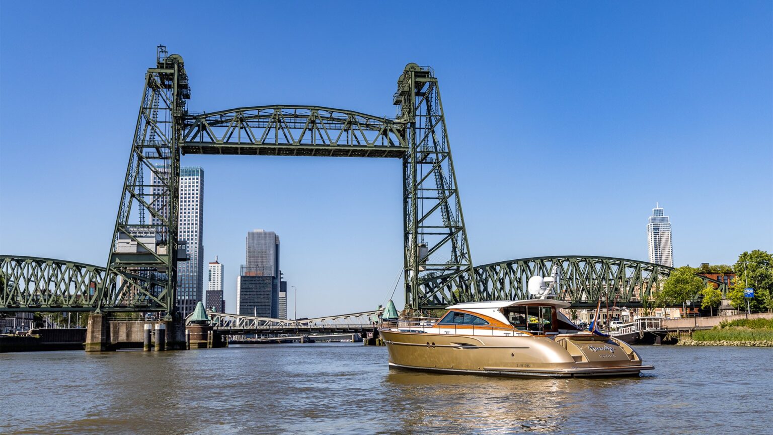 YN22126-Mulder-Favorite-1500-Ext-69-1920x1080-1