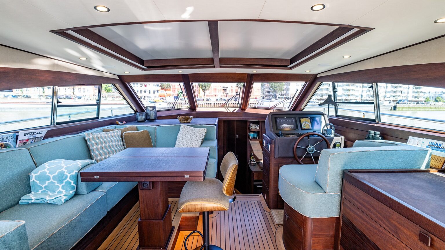 YN22126-Mulder-Favorite-1500-Int-01-1920x1080-1