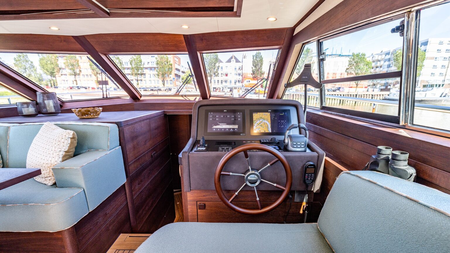 YN22126-Mulder-Favorite-1500-Int-07-1920x1080-1